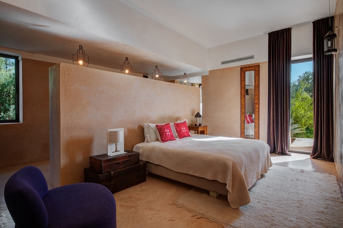 Imagen de la habitación del Hotel Pavillon Terra Ababila. Foto 5