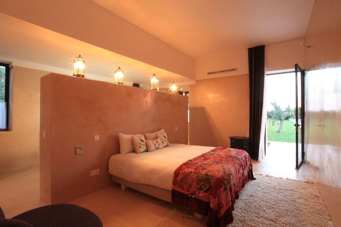 Imagen de la habitación del Hotel Pavillon Terra Ababila. Foto 6