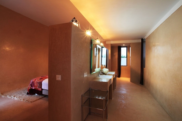 Imagen de la habitación del Hotel Pavillon Terra Ababila. Foto 9