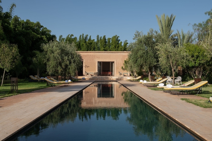 Imagen de la piscina del Hotel Pavillon Terra Ababila. Foto 16