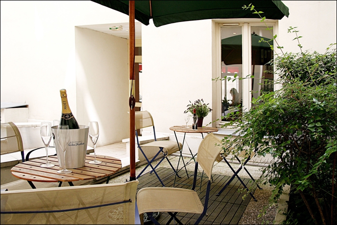 Imagen general del Hotel Pavillon Villiers Etoile. Foto 2