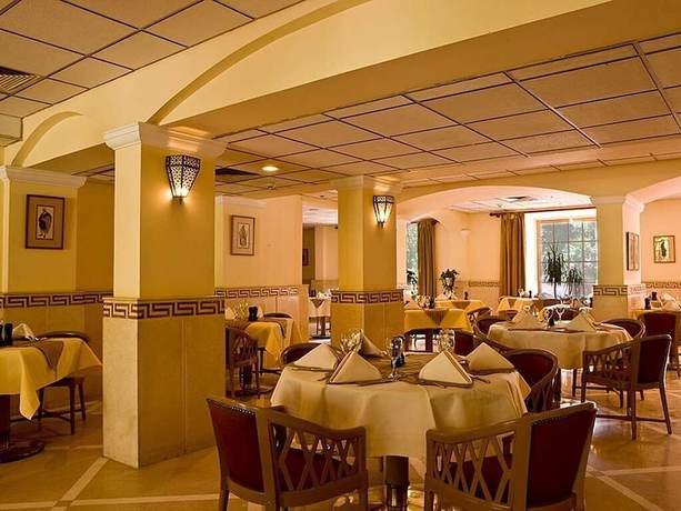 Imagen del bar/restaurante del Hotel Pavillon Winter Luxor. Foto 4