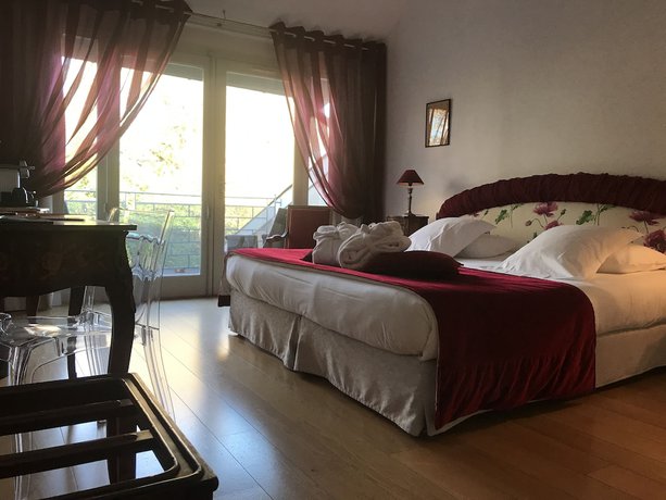 Imagen de la habitación del Hotel Pavillon du Chateau. Foto 9