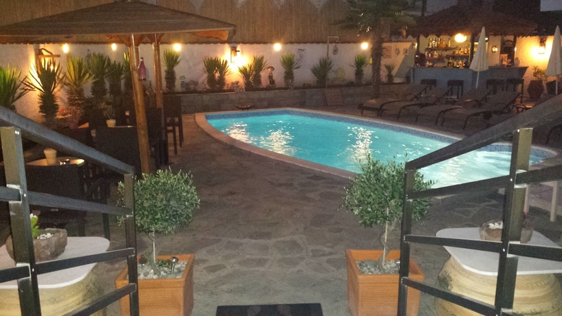 Imagen de la piscina del Hotel Pavlidis. Foto 14