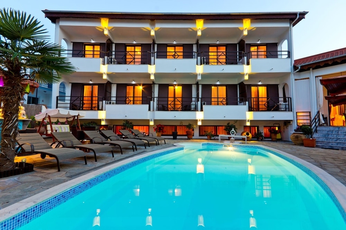 Imagen de la piscina del Hotel Pavlidis. Foto 15