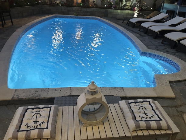 Imagen de la piscina del Hotel Pavlidis. Foto 18