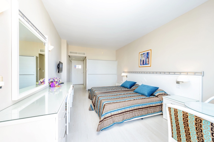 Imagen de la habitación del Hotel Pavlo Napa Beach. Foto 3