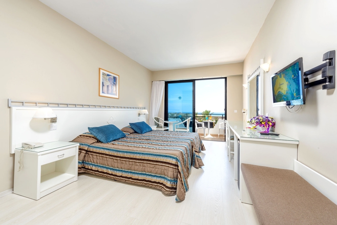 Imagen de la habitación del Hotel Pavlo Napa Beach. Foto 4