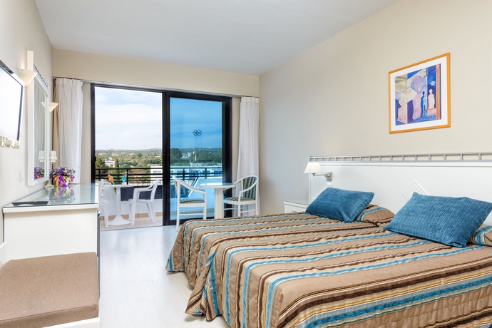 Imagen de la habitación del Hotel Pavlo Napa Beach. Foto 8