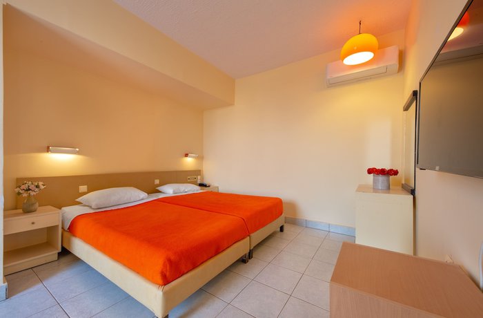 Imagen de la habitación del Hotel Pavlos. Foto 16