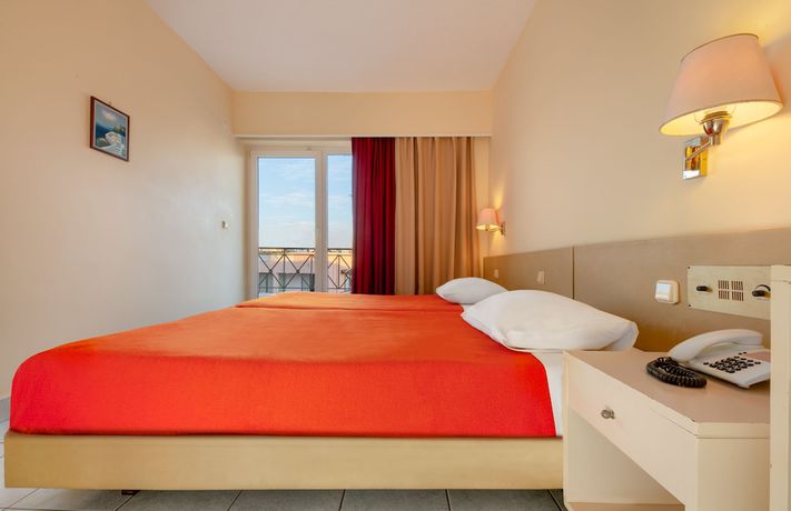 Imagen de la habitación del Hotel Pavlos. Foto 17