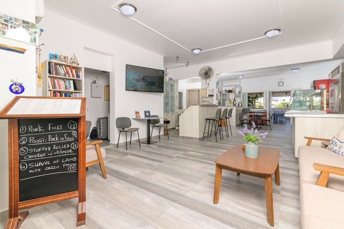 Imagen general del Hotel Pavlos Place. Foto 12