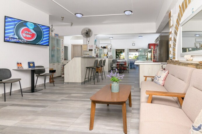 Imagen general del Hotel Pavlos Place. Foto 14