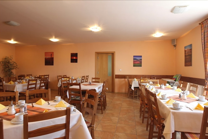 Imagen del bar/restaurante del Hotel Pavlov. Foto 3