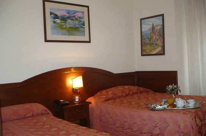 Imagen de la habitación del Hotel Pavone. Foto 5