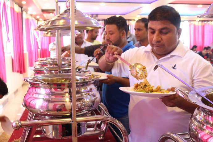 Imagen del bar/restaurante del Hotel Pawan International. Foto 6