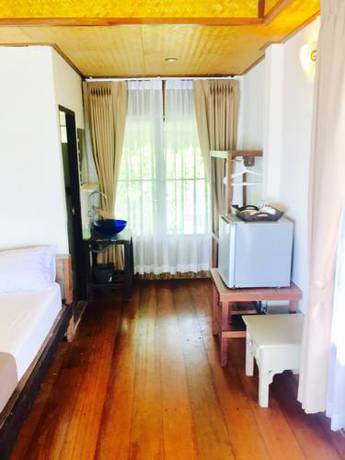 Imagen de la habitación del Hotel Pawapi Beach Resort Koh Mook. Foto 8