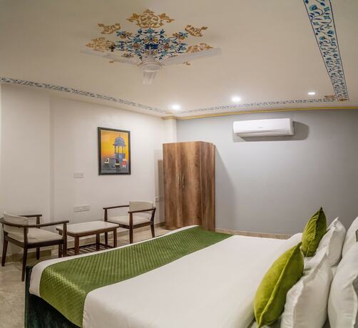 Imagen de la habitación del Hotel Pax Grand Blue Udaipur. Foto 19
