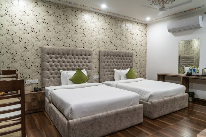 Imagen de la habitación del Hotel Pax Grand Blue Udaipur. Foto 20