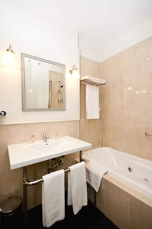Imagen de la habitación del Hotel Pax Torrelodones. Foto 5