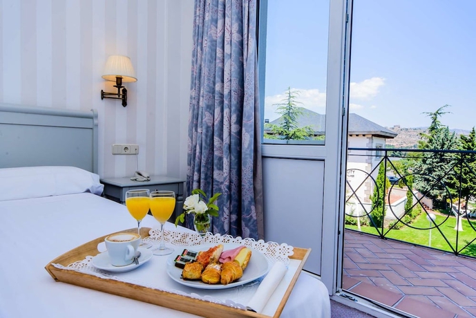 Imagen del bar/restaurante del Hotel Pax Torrelodones. Foto 4