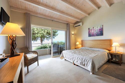 Imagen de la habitación del Hotel Paxos Beach. Foto 15