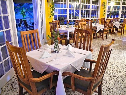 Imagen del bar/restaurante del Hotel Paya Bay Resort. Foto 2