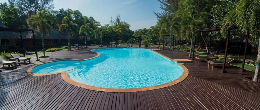 Imagen de la piscina del Hotel Payam Cottage Resort. Foto 19