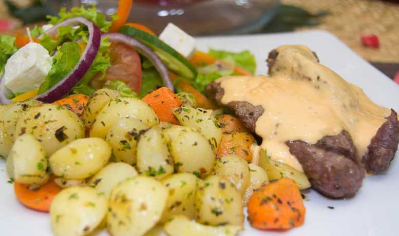 Imagen del bar/restaurante del Hotel Payaqui. Foto 2