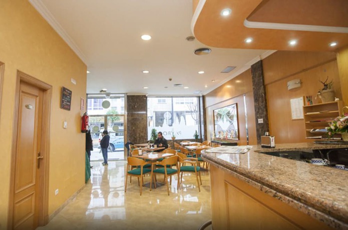 Imagen del bar/restaurante del Hotel Payro **. Foto 2