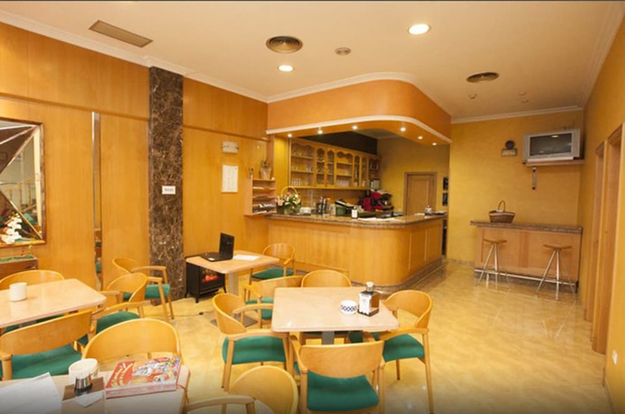 Imagen del bar/restaurante del Hotel Payro **. Foto 3