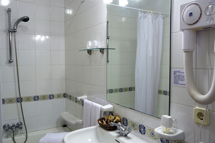 Imagen de la habitación del Hotel Pazo Almuzara. Foto 5