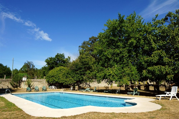Imagen de la piscina del Hotel Pazo Almuzara. Foto 11