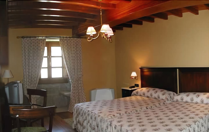 Imagen de la habitación del Hotel Pazo De Adran. Foto 3