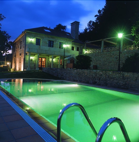Imagen de la piscina del Hotel Pazo De Adran. Foto 13