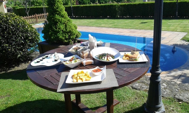 Imagen del bar/restaurante del Hotel Pazo De Adran. Foto 2