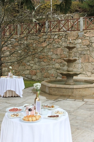 Imagen de los exteriores del Hotel Pazo De Adran. Foto 9