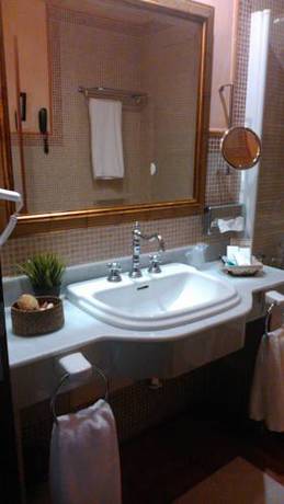 Imagen de la habitación del Hotel Pazo De Bendoiro. Foto 13