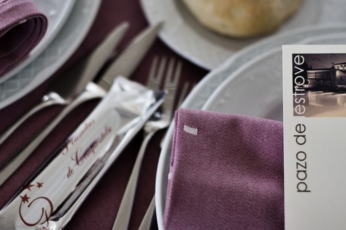 Imagen del bar/restaurante del Hotel Pazo De Lestrove By Pousadas De Compostela. Foto 3