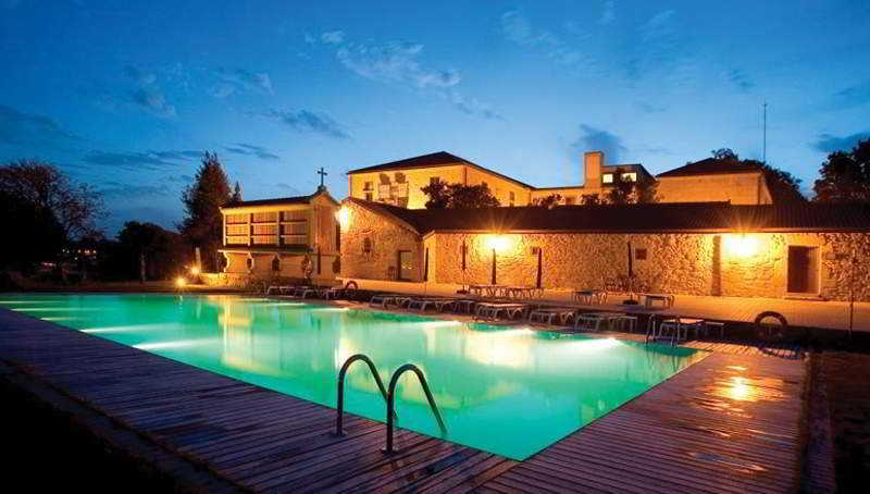 Imagen de la piscina del Hotel Pazo De Lestrove By Pousadas De Compostela. Foto 18