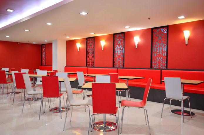 Imagen de los exteriores del Hotel Pb Grand. Foto 10