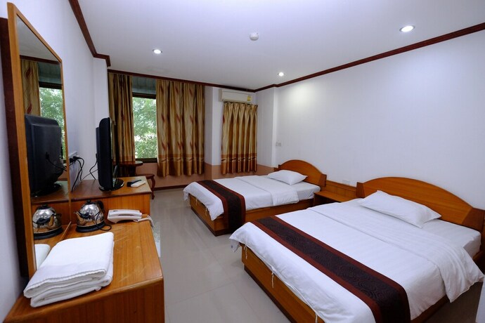 Imagen de la habitación del Hotel Pc Palace. Foto 19