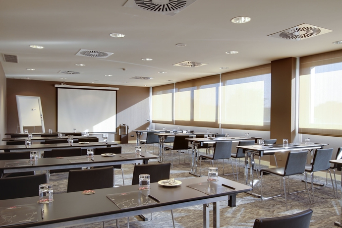 Imagen de los interiores del Hotel Pcm Forum Alcalá. Foto 13