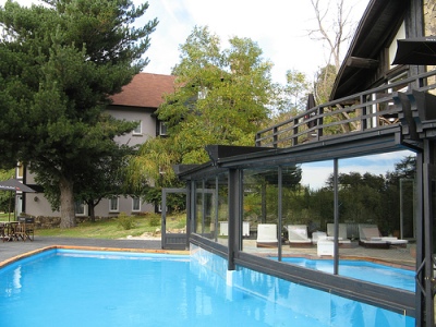 Imagen de la piscina del Hotel Pe&Ntilde;On Del Lago. Foto 5
