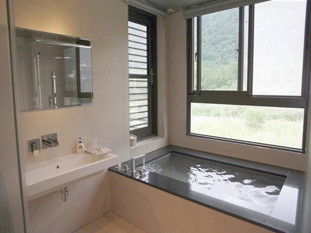 Imagen de la habitación del Hotel Peace Area Hot Spring. Foto 27