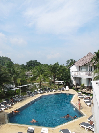 Imagen de la piscina del Hotel Peace Laguna Resort and Spa. Foto 16