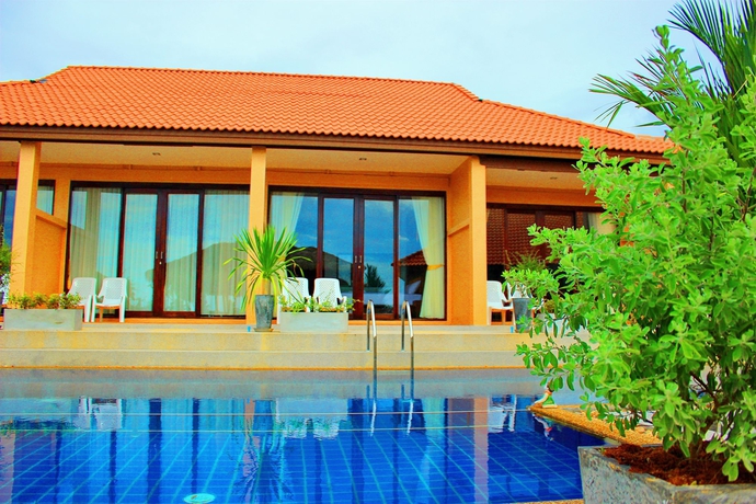 Imagen de la piscina del Hotel Peace Paradise Beach. Foto 11