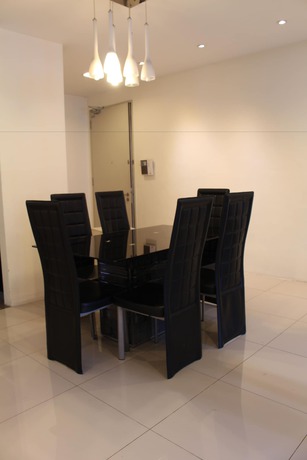 Imagen de la habitación del Hotel Peaceful Service Suites at Taragon Puteri Bintang. Foto 4
