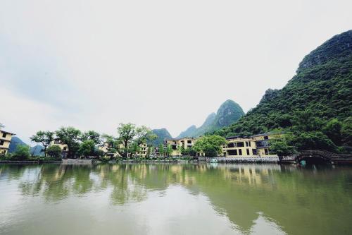 Imagen general del Hotel Peach Blossom River Resort. Foto 5