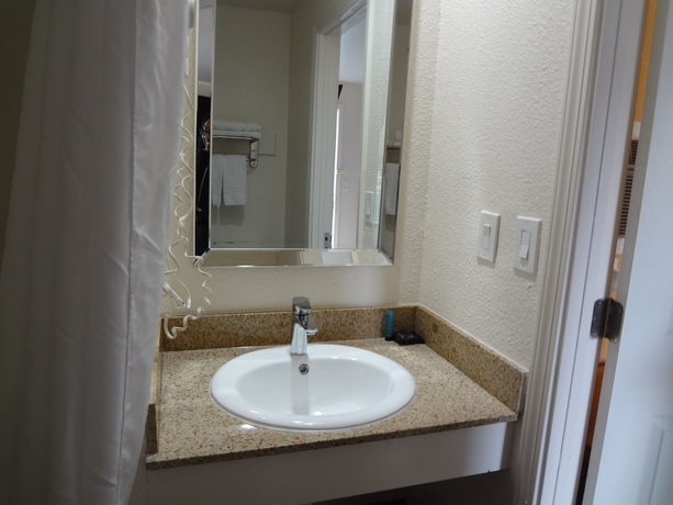 Imagen de la habitación del Hotel Peach City Inn - Marysville Yuba City. Foto 18